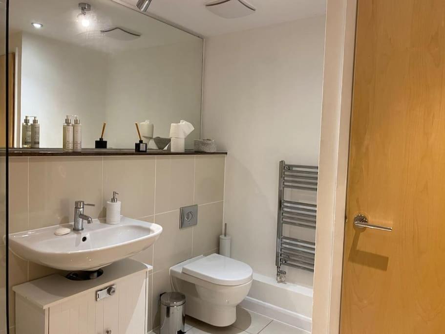 Modern Apartment, Fistral Beach New Quay エクステリア 写真